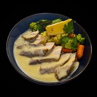 Куряча грудка з бейбі овочами