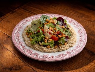 Хумус з пряним арахісом