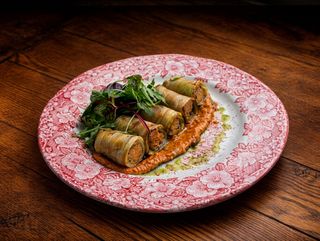 Рулетики з баклажану з пхалі моркви