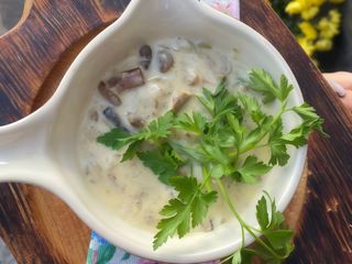 Лісові гриби у домашній сметані (250г)