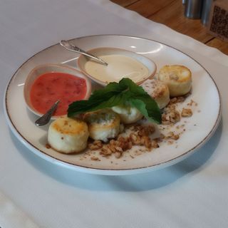 Сирнички з домашньою сметаною