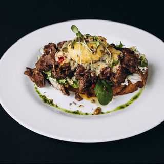 Тост із яловичиною су-від