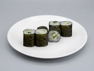 Макі з огірком (110/15/5г/6шт)