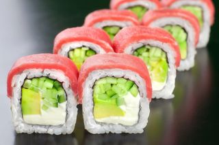 Рол Філадельфія з тунцем (240г)