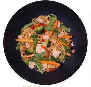 Wok з лососем
