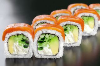 Рол Філадельфія з копченим лососем (245)