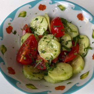 Салат овочевий з сметаною(160г)