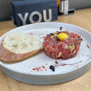 Тартар з тунцем (300г)