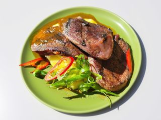 Язик гриль з картопляним мусом і соусом Demi-Glace ( 350 гр)