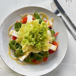 Салат овочевий з сиром Фета (320г)