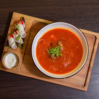 Борщ з ребром, грінкою та салом (400г)