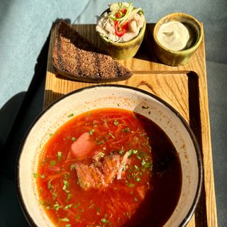 Борщ з ребром, грінкою та меленим салом (400г)