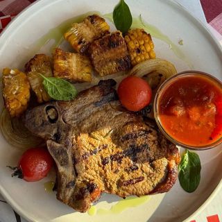 Костиця свинна з кукурудзою гриль (500г)