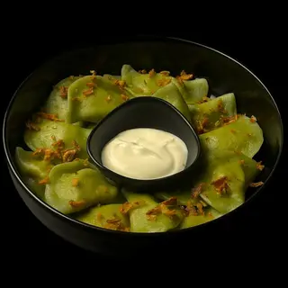 ЗЕЛЕНІ ВАРЕНИКИ З КУРЯЧИМ М'ЯСОМ ( 250гр)