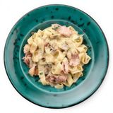 Феттучіні з куркою, шинкою та грибами (250г)