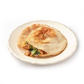 Піта з куркою та трюфельним айолі (270г)