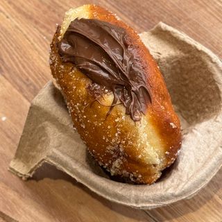 Пончик з нутелою