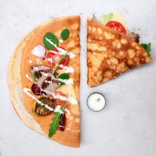 Млинець Телятина з соусом Дорблю (280г)