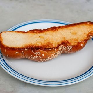 ХАЛА З КУНЖУТОМ