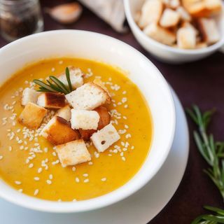 Крем- суп сирний з сухариками 