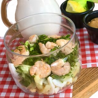 Окрошка с креветками 