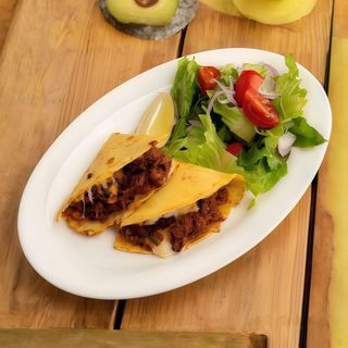 з томленою яловичиною