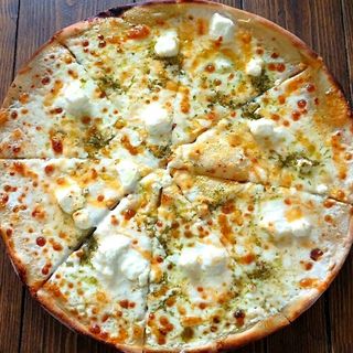 Піца 4 сири*