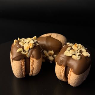 Макарун з лісовим горіхом 