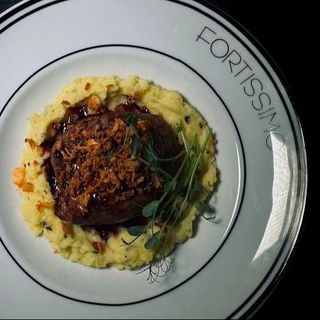 Філе-міньйон з соусом Кьянті та трюфельним пюре (320u)