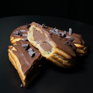 Еклер Шоколадний