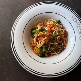 Удон з морепродуктами