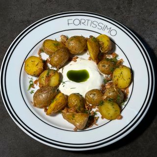 Картопля печена зі сметаною та цибулею фрі 