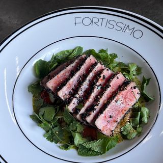 Тунець татакі у вершковому бешамелі 