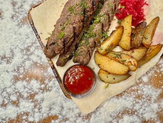 NEW Кебаб з яловичини з картоплею по селянськи (300\40\20г)