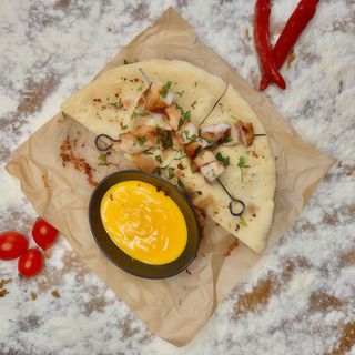 Сирне фондю з шашликом