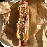 Хот Дог з беконом та сирним соусом 