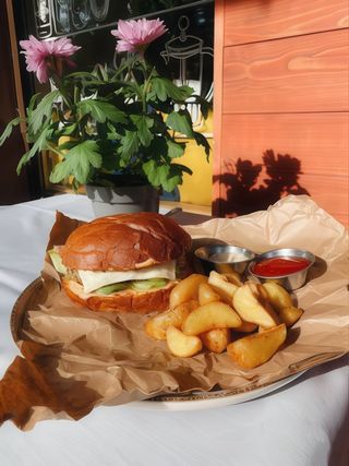 Бургер з яловичиною