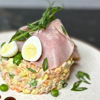 Олів'є з шинкою