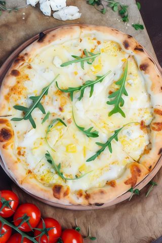 Піца Чотири сири з грушею