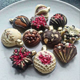 Цукерки шоколадні ручної роботи (медіанти, серця) (17г)