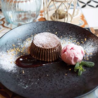 Шоколадний фондан з морозивом (150г)