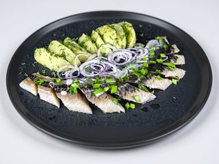 Малосольний оселедець з відвареною картоплею