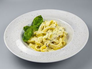 Паста з італійськими сирами та трюфелем