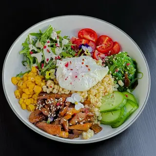 Теплий боул з карамельною куркою