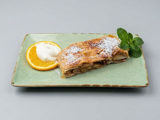 Штрудель з яблуками  (150 г.)