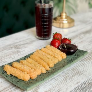 Сирні палички фрі з Ягідним соусом  (150\50 г)