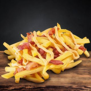 Картопля фрі з соусом і беконом (дитяча)