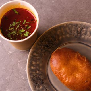 Борщ у пирiжку