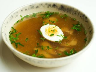Бульйон з яйцем (250г)