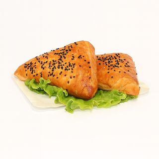 Слойка Два сири (100г)